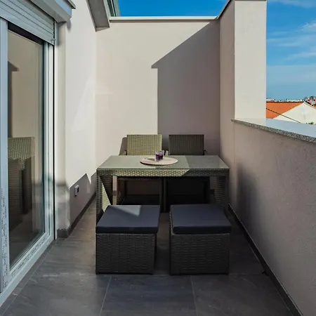 Seaview Roberta * Zara