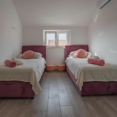 Seaview Roberta Zara